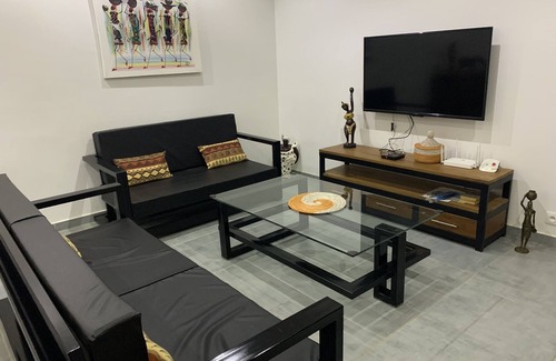 Ngaparou Apartamento | Ground floor of villa with private swimming pool near the beach.