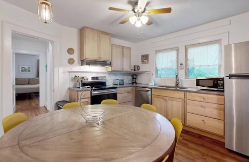 Weaverville Casa | Grove Cottage w Fire Pit, Walkable to Weaverville