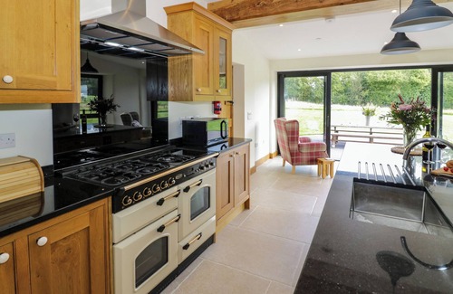 Wall-under-heywood Cabaña | Grove Farm