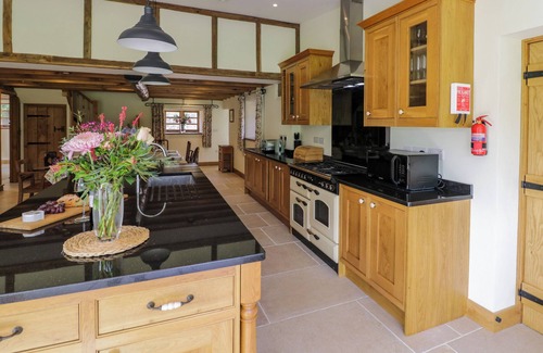 Wall-under-heywood Cabaña | Grove Farm