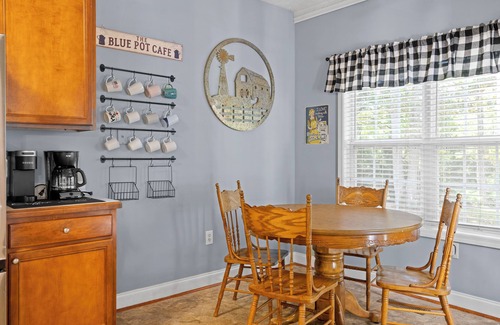 Dahlonega Cabina | Grove Hill, Spacious Home in Dahlonega, Georgia