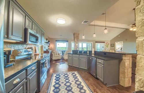 Spring Branch Casa | Guadalupe River Escape - A Quiet Retreat with Amazing Views