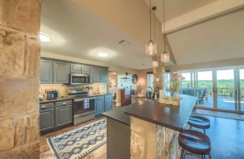 Spring Branch Casa | Guadalupe River Escape - A Quiet Retreat with Amazing Views