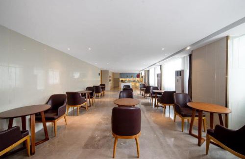 Huadu Hotel | Guangzhou Baiyun Airport Yunzhi Hotel near Terminal One - Complimentary Shuttle Bus between hotel to Canton Fair Complex during Canton Fair