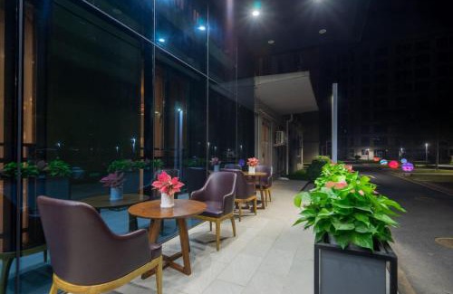 Huadu Hotel | Guangzhou Baiyun Airport Yunzhi Hotel near Terminal One - Complimentary Shuttle Bus between hotel to Canton Fair Complex during Canton Fair
