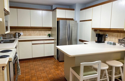 Guelph Casa | Guelph Hidden Gem: Spacious 3BR Garden Cottage
