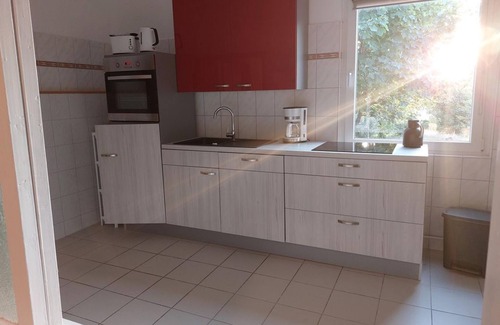 Bad Duerrenberg Apartamento | Guest apartment Heinrich Heine Schule - Holiday apartment 1
