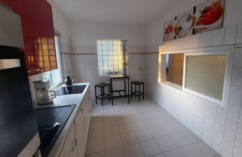 Bad Duerrenberg Apartamento | Guest apartment Heinrich Heine Schule - Holiday apartment 1