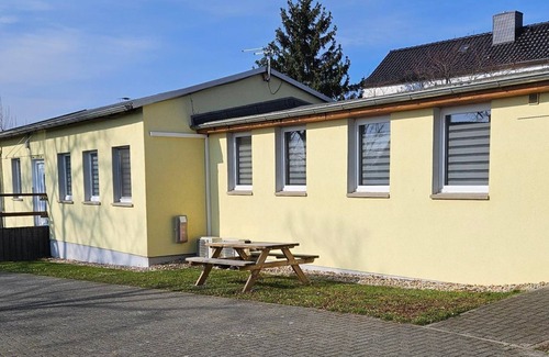 Bad Duerrenberg Apartamento | Guest apartment Heinrich Heine Schule - Holiday apartment 1