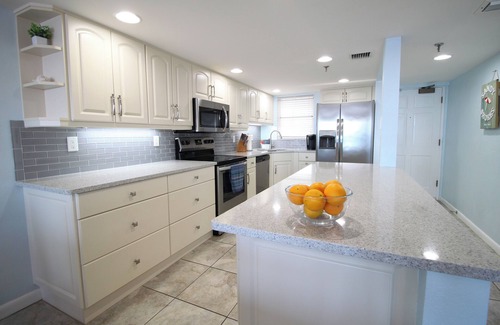 Ormond-by-the-Sea Condominio | Direct frente al mar Beach Condo Balcón Piscina Estacionamiento Ubicación ideal