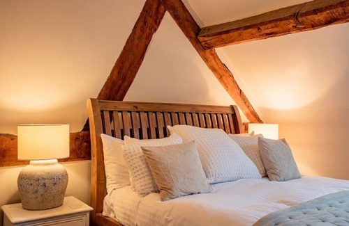 Ludlow Casa | Guest Homes | Oak Barn