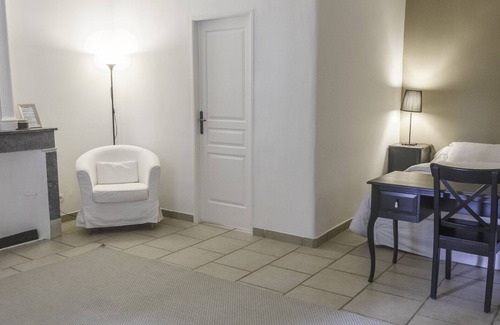 Colonzelle Casa | Casa de huéspedes 'Albâtre' con piscina compartida, terraza compartida y Wi-Fi