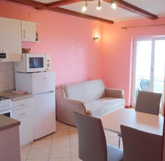 Opric Casa | Guest house Ivo