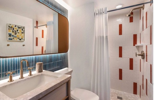 Islamorada Hotel | Guest Room, 1 King: Resort w/ Marina and 3 Outdoor Pool | Free Parking