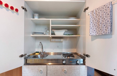 Obersackingen Apartamento | Guest Room Koch with Panoramic View, Private Terrace and Wi-Fi