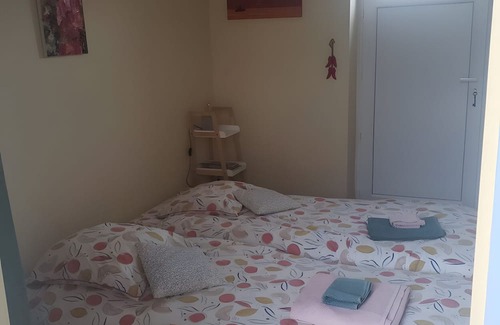 Neuvic Cama Y Desayuno | Chambre D'hôtes - La Bonbonnière