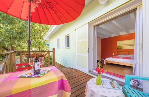 Le Porge Apartamento | Habitación de huéspedes 'La Côte D'Argent Coquelicot' con terraza privada, jardín privado y Wi-Fi