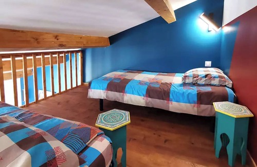 Mostuejouls Cama Y Desayuno | Habitaciones de huéspedes - Castillo con piscina compartida