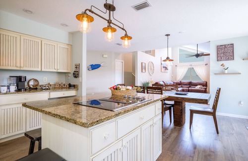 Crystal River Casa | Guest's Favorite! Kings Bay Retreat@ Crystal River, Charming Villa Kings Bay Retreat at Crystal Rive