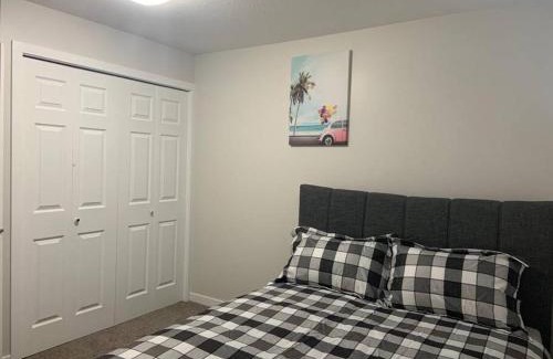 Regina Apartamento | Guest Suite with Queen Bed -Home Away from Home
