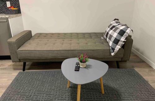 Regina Apartamento | Guest Suite with Queen Bed -Home Away from Home