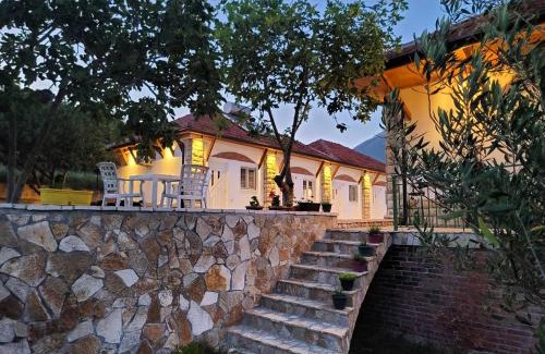 Tepelene Casa | Guesthouse Lord Byron