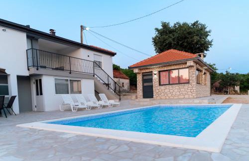 Zavala Casa | Guesthouse Papac Apartments
