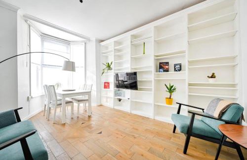 Brondesbury Apartamento | GuestReady – Bright 2BR Near West Hampstead