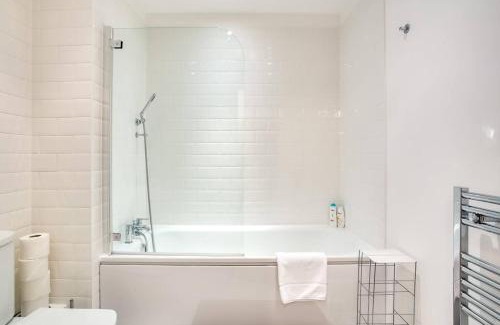 Peninsula Apartamento | GuestReady - Comfort by the Thames