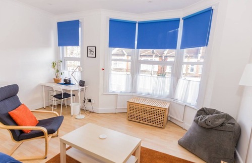 Hoe Street Apartamento | GuestReady - Vibrante w Vista al jardín en Walthamstow