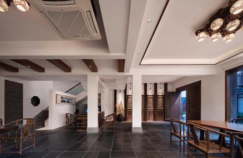 Diecai Hotel | Guilin Qingshanshe Hotel -Free pick up train station stay two nights