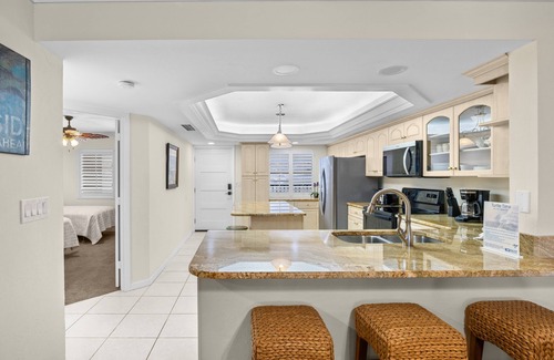 Sanibel Condominio | Gulf-Front Penthouse Condo with Rooftop Sundeck | 2 Bedrooms | Sleeps 6