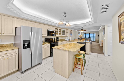 Sanibel Condominio | Gulf-Front Penthouse Condo with Rooftop Sundeck | 2 Bedrooms | Sleeps 6