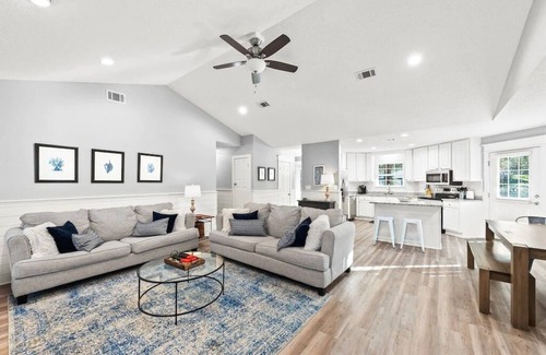 Gulfview Heights Casa | Gulfview Beach Escape - Heated Private Pool, Beach Gear & 6 Seater Golf Cart