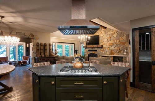 Nisswa Cabina | Gull Lake Luxury Home - Fireplace, Firepit, Grill