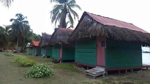 Carti Tupile Casa | Guna Yala alojamiento frente al mar Niadub