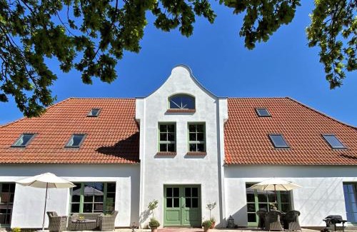 Kenz-Kustrow Casa | Gutshaus Kranichflug