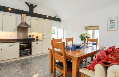 Newborough Cabaña | GWEL Y RHOS, admite mascotas, con chimenea en Newborough, Ref 1013607