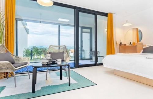 Gyeongju Casa | Gyeongju May Breeze Pool Villa