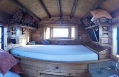 Arroyo Hondo Casa | Gypsy Rose Vardo for Adventurous Nature Lovers
