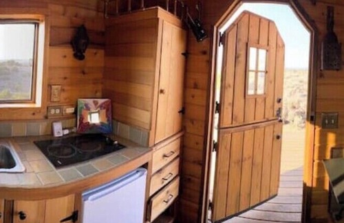 Arroyo Hondo Casa | Gypsy Rose Vardo for Adventurous Nature Lovers