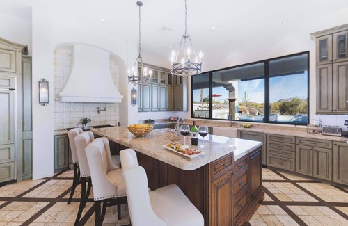 Pinnacle Peak Casa | HÓZHÓ East Estate at Lone Mountain