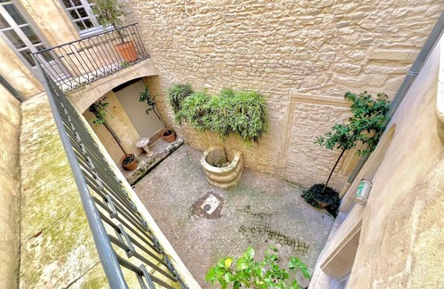 Nimes City Centre Apartamento | Hôtel Boudon 4, Luxury 1BR in Écusson