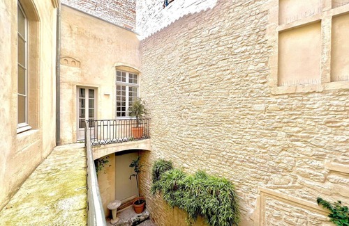 Nimes City Centre Apartamento | Hôtel Boudon 4, Luxury 1BR in Écusson