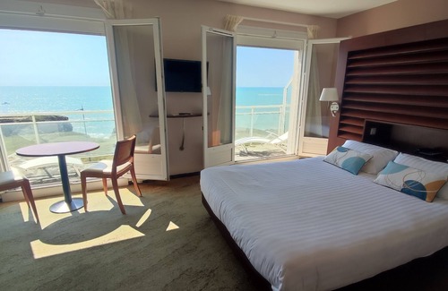 Saint-Hilaire-de-Riez Hotel | Hôtel La Corniche