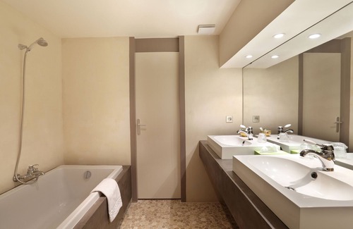 Centre Ville Hotel | Hôtel Le Roncevaux