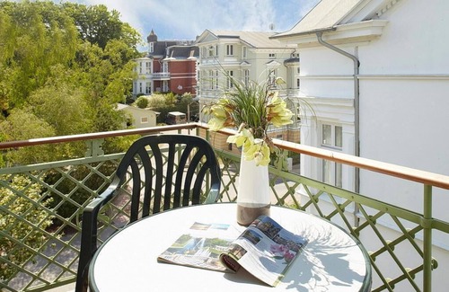 Seebad Heringsdorf Apartamento | Hübsche Dachgeschosswohnung mit Schönem Balkon im Schicken Kaiserbad Heringsdorf