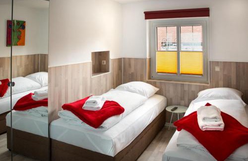 Innenstadt Apartamento | H&H Apartments im Herzen der Stadt geräumig ruhig zentral mit Küche und Esstisch