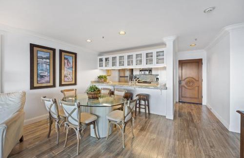 Avalon Casa | H1070 Hamilton Cove Villa 10-70