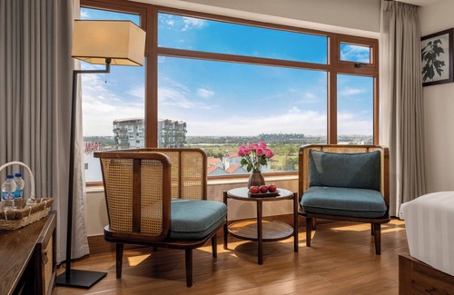 Cua Đai Hotel | HA Ocean Front Hotel and Apartment